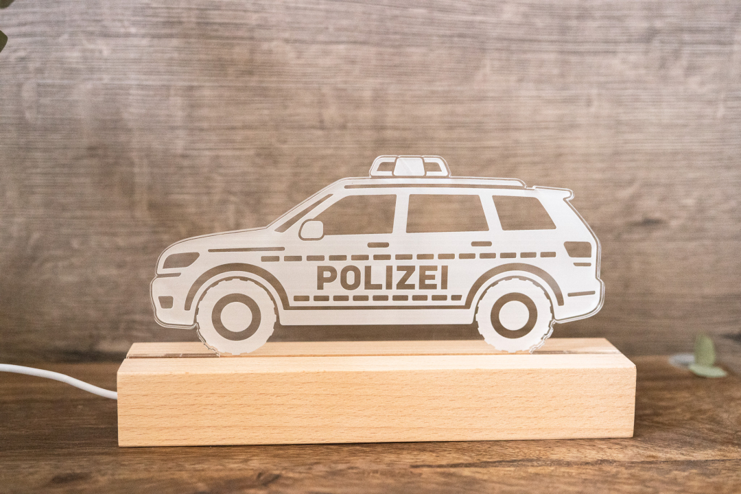 Personalisiertes Polizeiauto Nachtlicht aus Acryl mit Holzsockel – ausgeschaltet